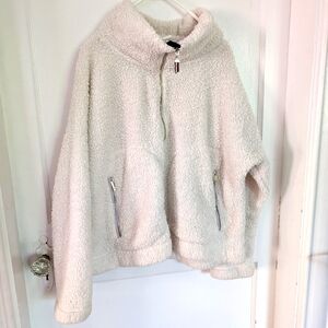 Tommy Hilfiger Fluffy white sweater. Good condition.